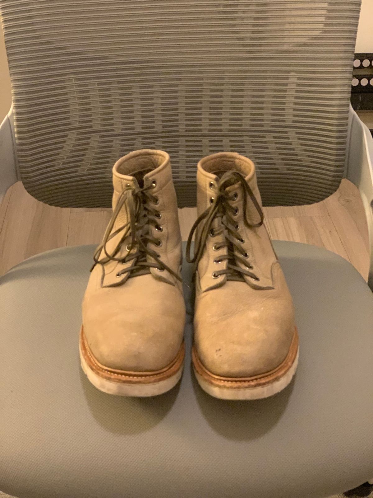 Photo by lonewolfpacman on February 6, 2024 of the Viberg Scout Boot in C.F. Stead Nomad Bokhara Nubuck.