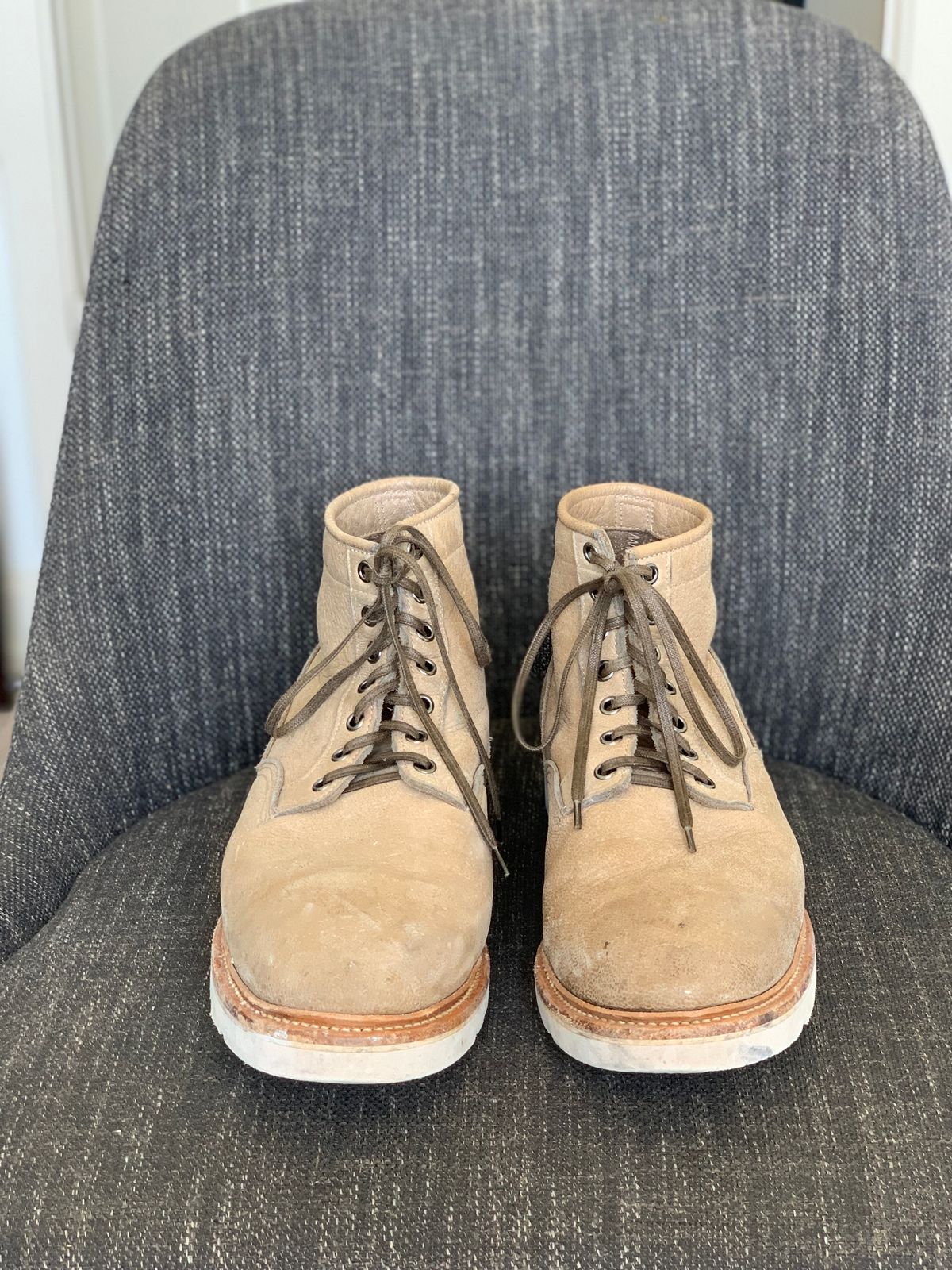 Photo by lonewolfpacman on March 5, 2024 of the Viberg Scout Boot in C.F. Stead Nomad Bokhara Nubuck.
