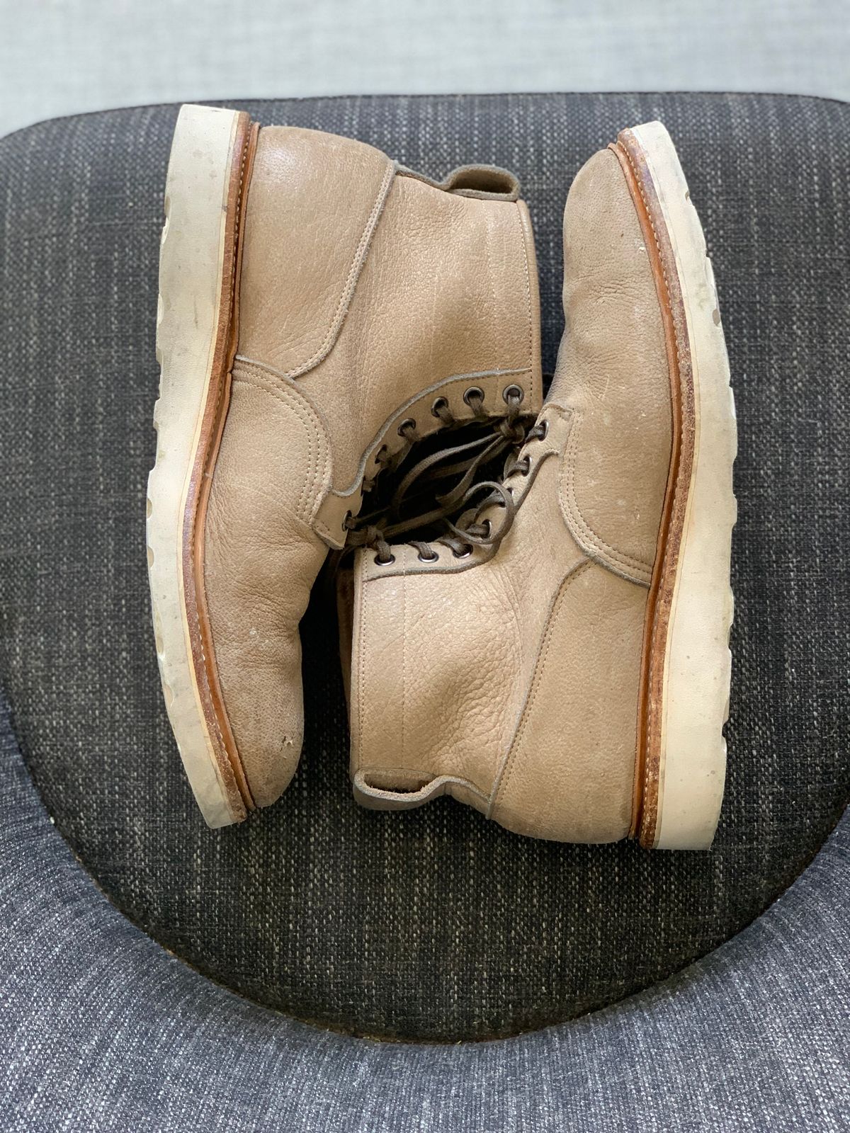 Photo by lonewolfpacman on March 5, 2024 of the Viberg Scout Boot in C.F. Stead Nomad Bokhara Nubuck.