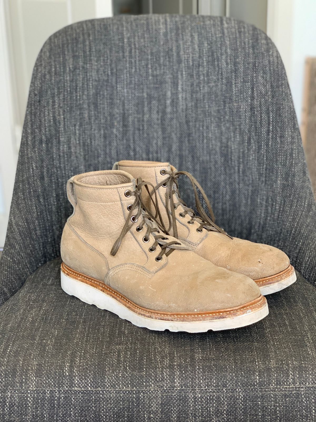 Photo by lonewolfpacman on March 5, 2024 of the Viberg Scout Boot in C.F. Stead Nomad Bokhara Nubuck.