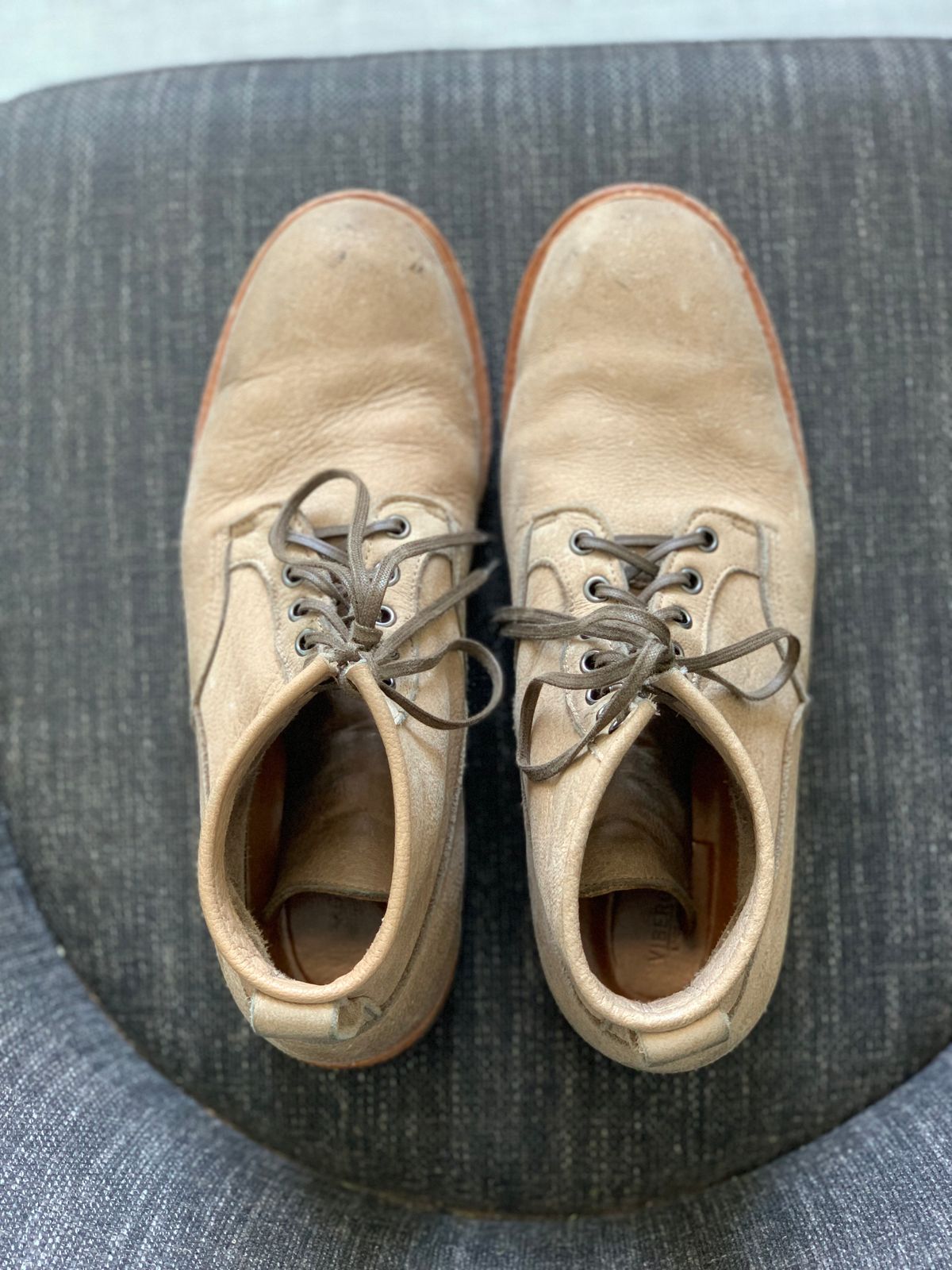 Photo by lonewolfpacman on March 5, 2024 of the Viberg Scout Boot in C.F. Stead Nomad Bokhara Nubuck.