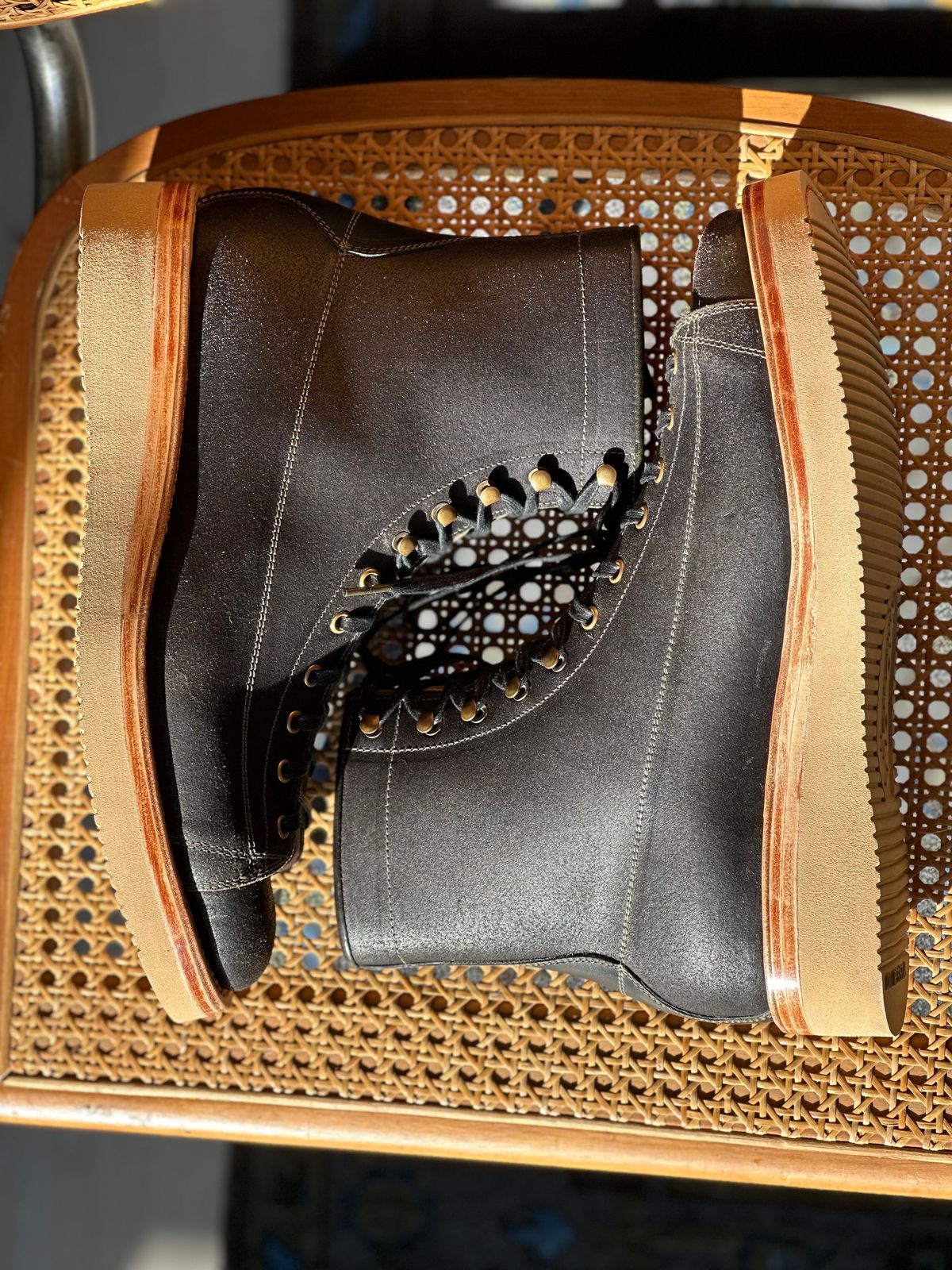 Photo by lonewolfpacman on October 4, 2023 of the Sagara Cordmaster in Badalassi Carlo Oliva Minerva Reverse Overdyed Black.