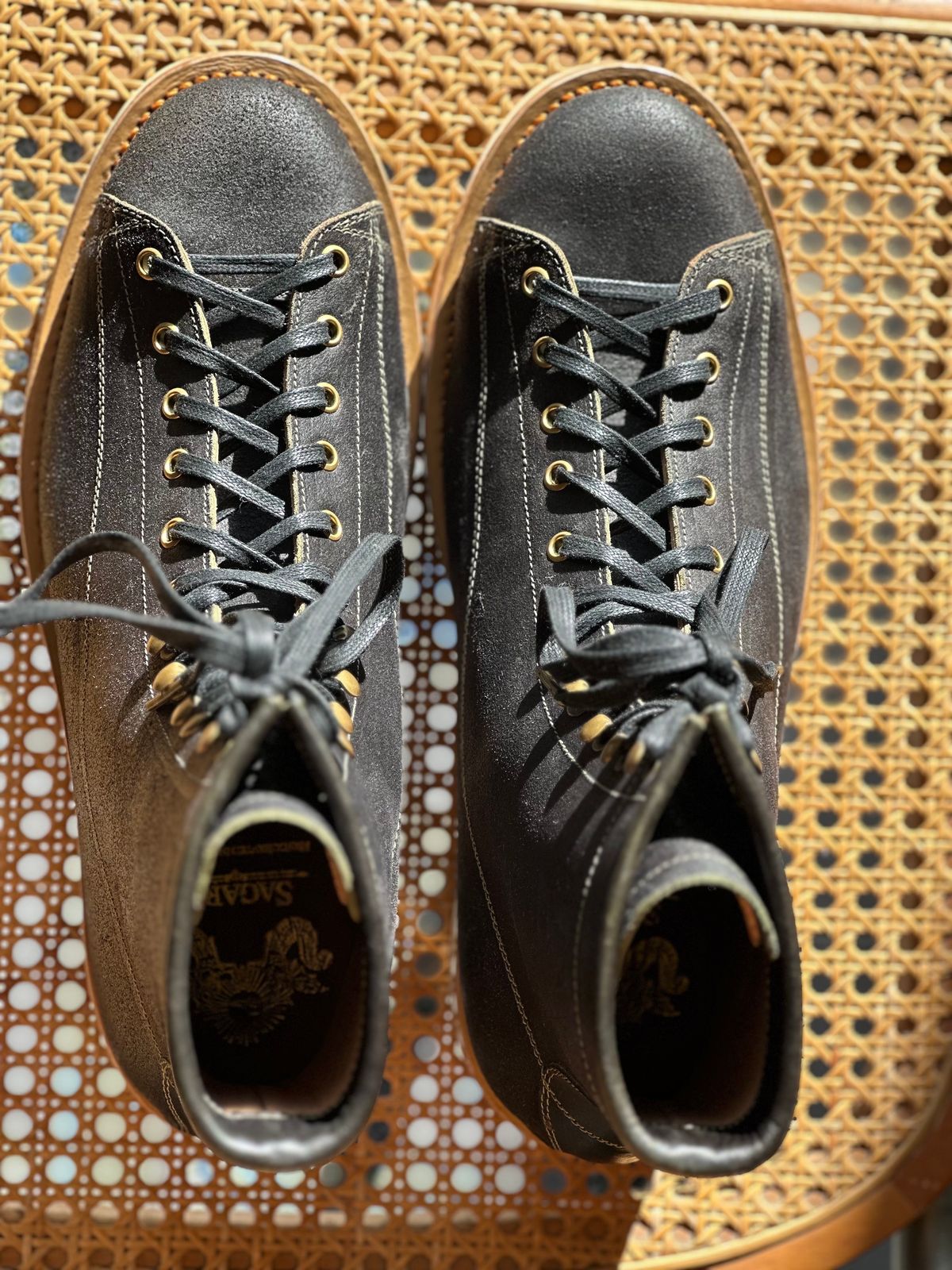 Photo by lonewolfpacman on October 4, 2023 of the Sagara Cordmaster in Badalassi Carlo Oliva Minerva Reverse Overdyed Black.