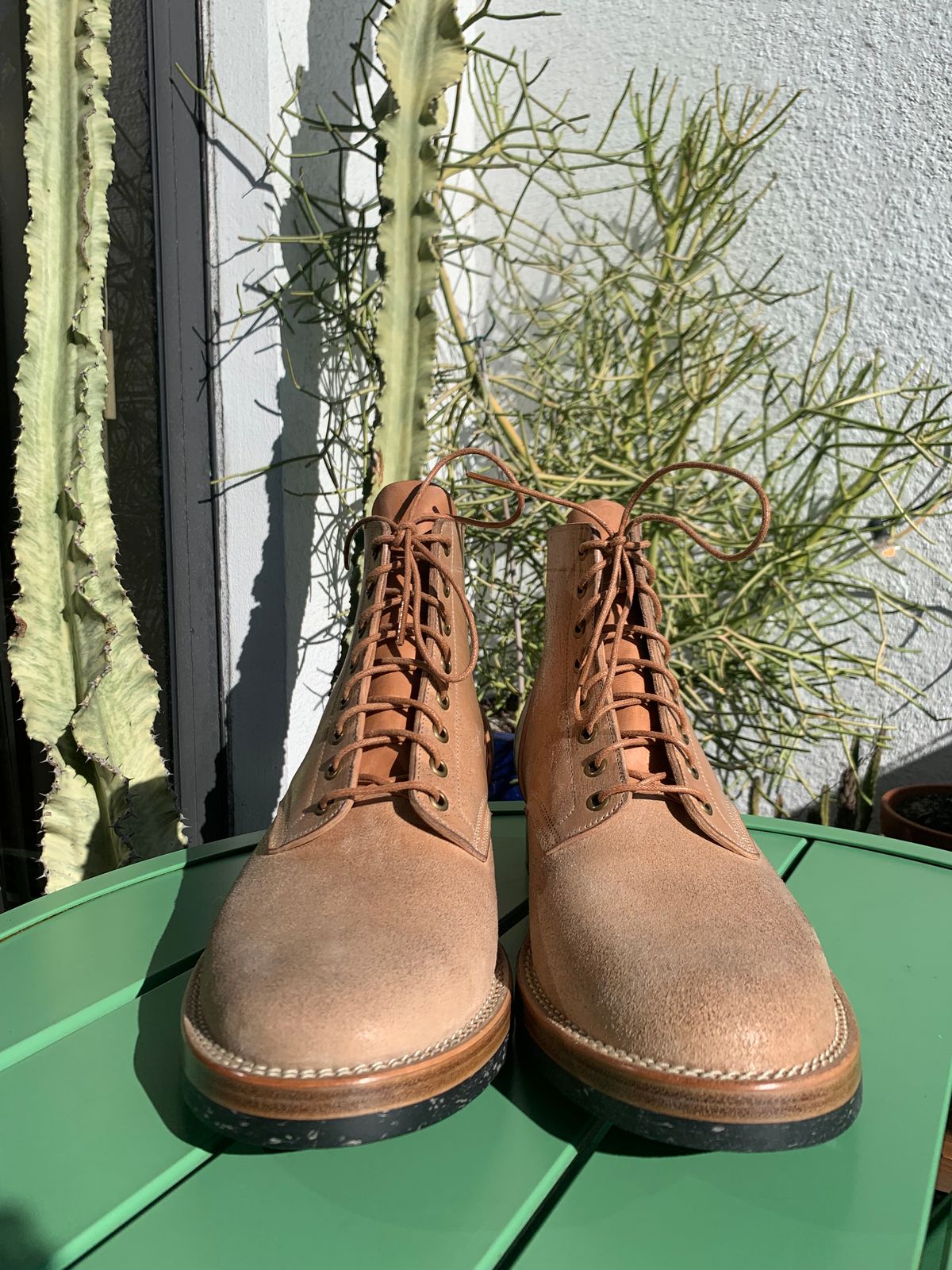 Photo by lonewolfpacman on October 1, 2025 of the Onderhoud SVC01 Boondocker in Maryam Natural Waxed Reverse Horsebutt.