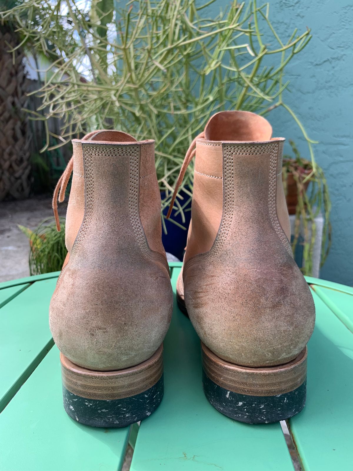 Photo by lonewolfpacman on November 5, 2025 of the Onderhoud SVC01 Boondocker in Maryam Natural Waxed Reverse Horsebutt.