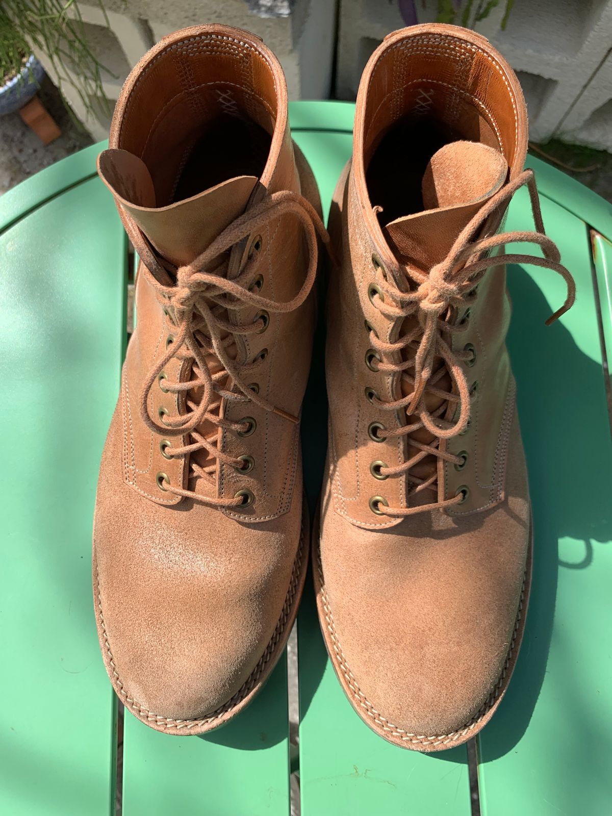 Photo by lonewolfpacman on November 5, 2025 of the Onderhoud SVC01 Boondocker in Maryam Natural Waxed Reverse Horsebutt.