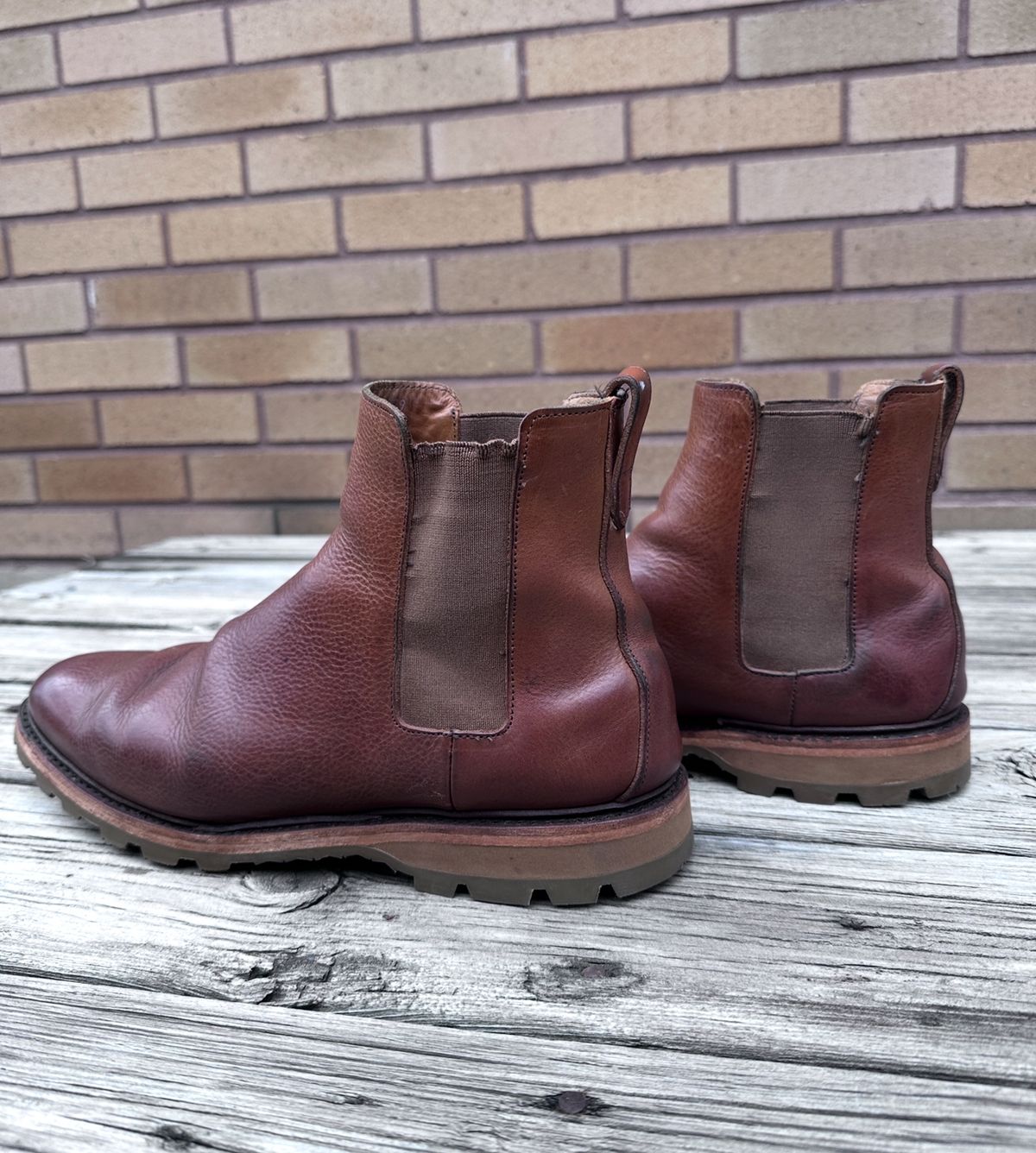 Photo by worldtraveler on October 4, 2025 of the Allen Edmonds Denali Chelsea Boot in Unknown Natural Veg Tan.