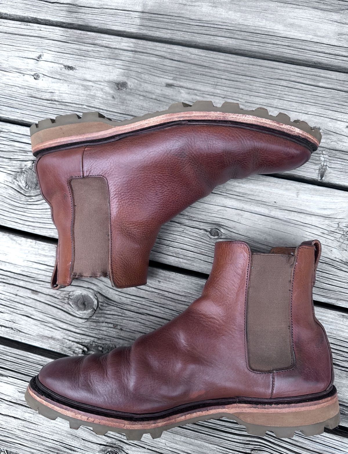 Photo by worldtraveler on October 4, 2025 of the Allen Edmonds Denali Chelsea Boot in Unknown Natural Veg Tan.