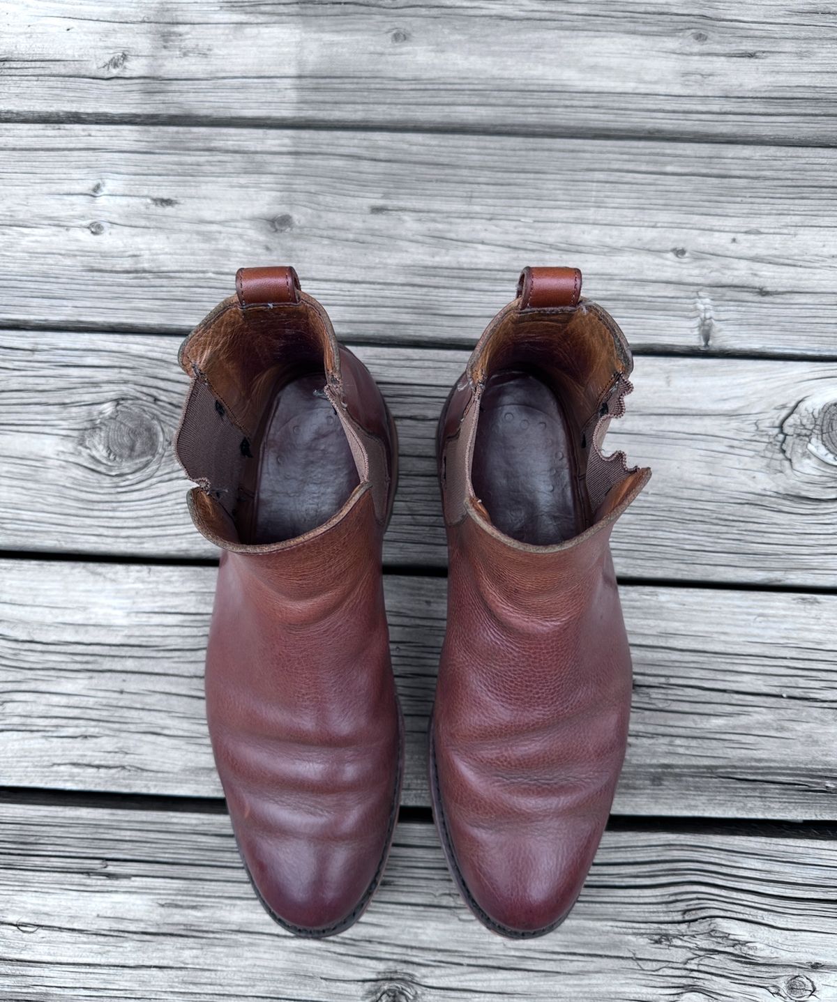 Photo by worldtraveler on October 4, 2025 of the Allen Edmonds Denali Chelsea Boot in Unknown Natural Veg Tan.
