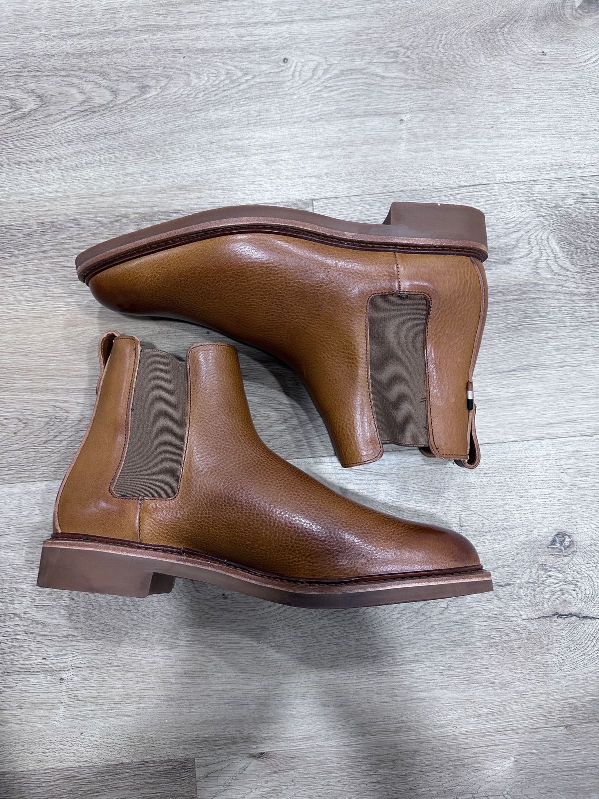 Photo by worldtraveler on November 6, 2023 of the Allen Edmonds Denali Chelsea Boot in Unknown Leather.