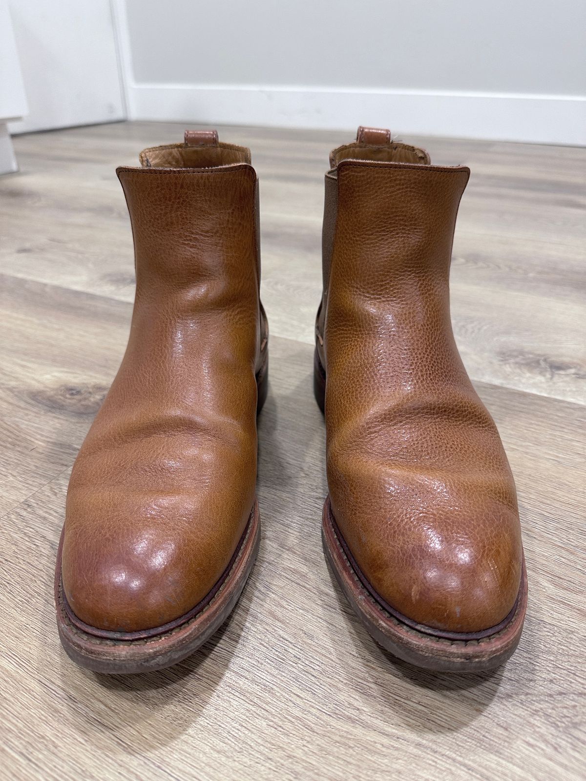 Photo by worldtraveler on December 6, 2023 of the Allen Edmonds Denali Chelsea Boot in Unknown Leather.