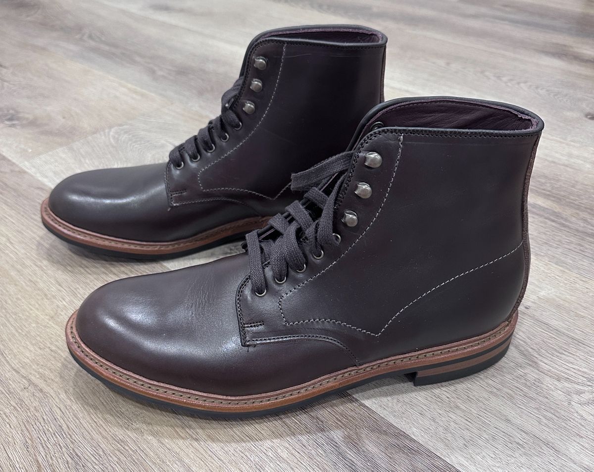 Photo by worldtraveler on October 1, 2024 of the Allen Edmonds Higgins Mill in Coffee Calfskin.