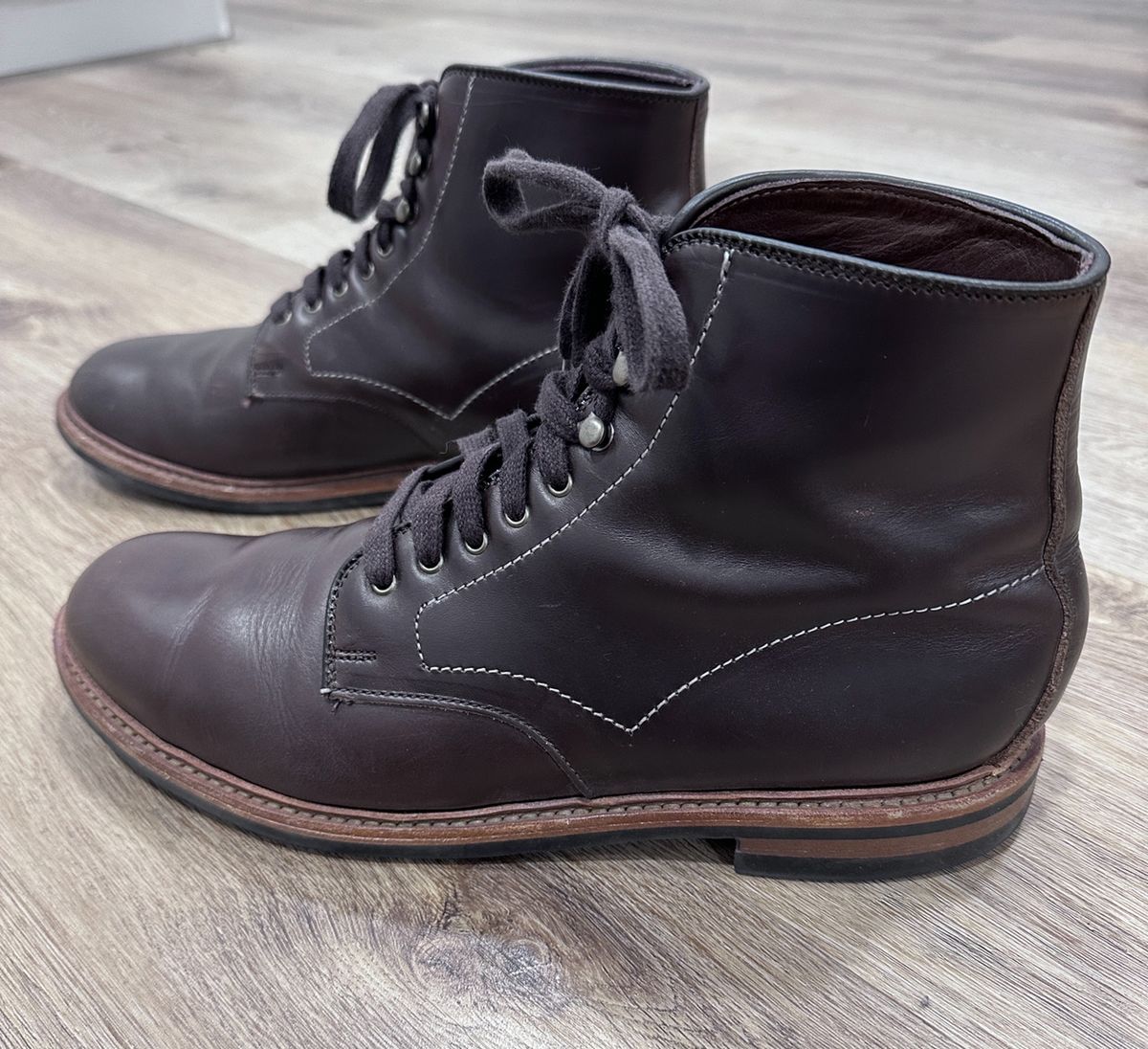 Photo by worldtraveler on November 5, 2024 of the Allen Edmonds Higgins Mill in Coffee Calfskin.