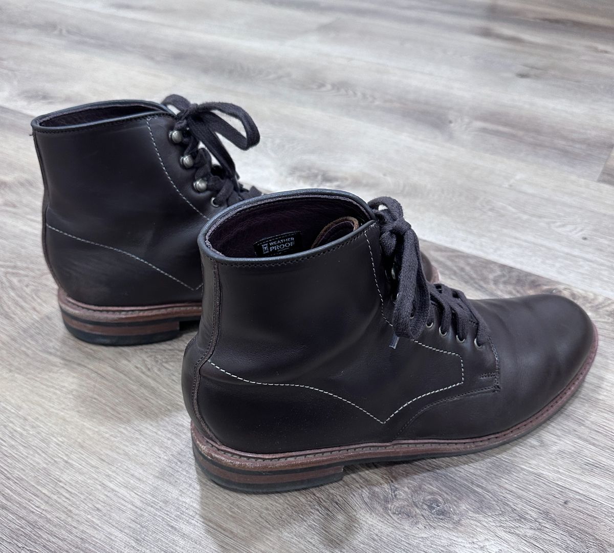 Photo by worldtraveler on November 5, 2024 of the Allen Edmonds Higgins Mill in Coffee Calfskin.