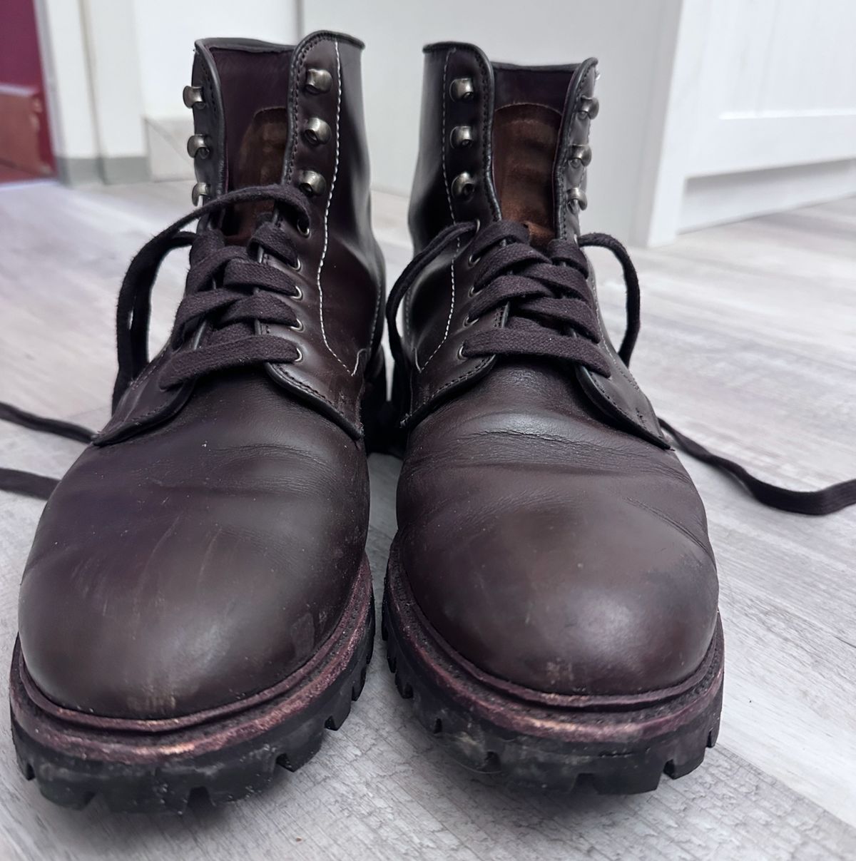 Photo by worldtraveler on January 5, 2025 of the Allen Edmonds Higgins Mill in Coffee Calfskin.