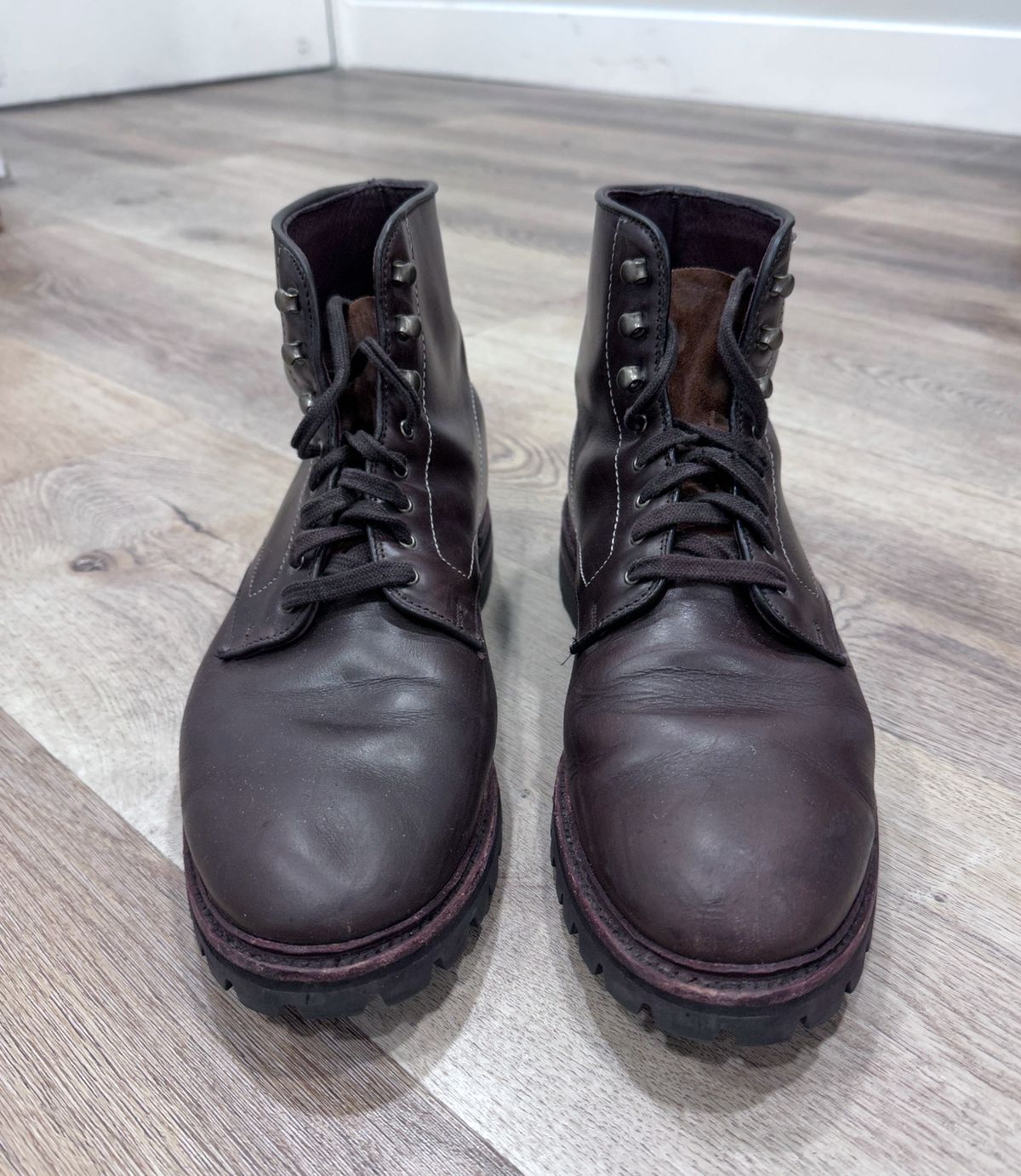 Photo by worldtraveler on February 6, 2025 of the Allen Edmonds Higgins Mill in Coffee Calfskin.