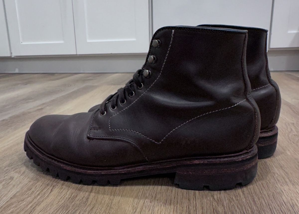 Photo by worldtraveler on February 6, 2025 of the Allen Edmonds Higgins Mill in Coffee Calfskin.