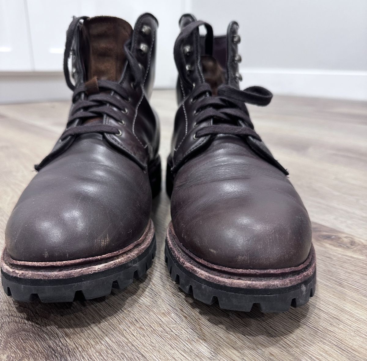 Photo by worldtraveler on March 6, 2025 of the Allen Edmonds Higgins Mill in Coffee Calfskin.