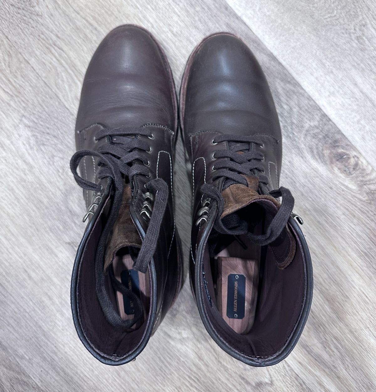 Photo by worldtraveler on March 6, 2025 of the Allen Edmonds Higgins Mill in Coffee Calfskin.