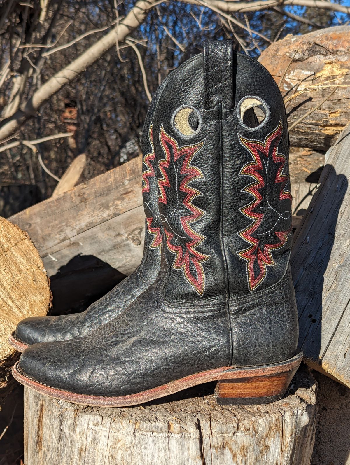 Photo by zangazanga on February 1, 2024 of the Canada West Boots Brahma 6563-6 in Unknown Leather.