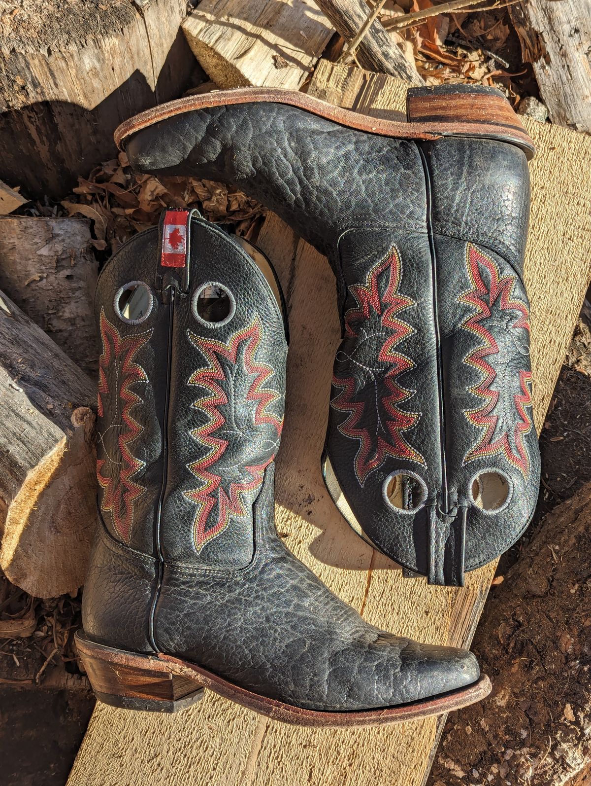Photo by zangazanga on February 1, 2024 of the Canada West Boots Brahma 6563-6 in Unknown Leather.