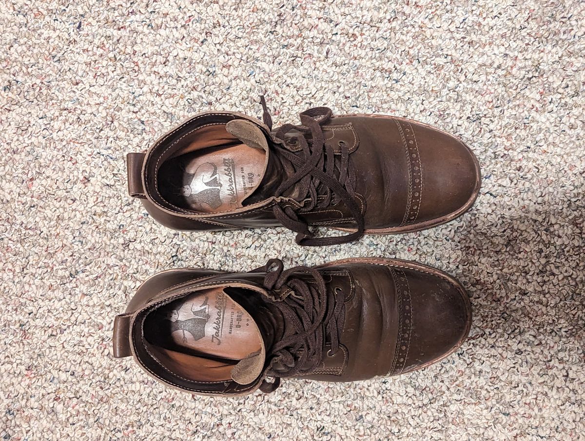 Photo by zangazanga on April 3, 2023 of the Jakkrabbits Service Boot in Horween Olive Chromexcel.