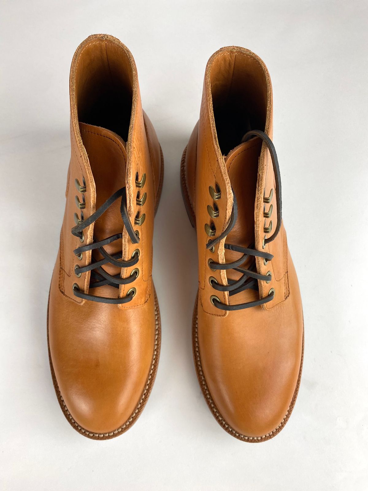 Photo by tmcginness on October 1, 2022 of the Grant Stone Diesel Boot in Horween Natural Essex.