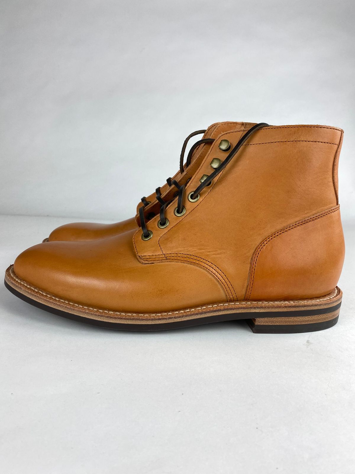 Photo by tmcginness on October 1, 2022 of the Grant Stone Diesel Boot in Horween Natural Essex.