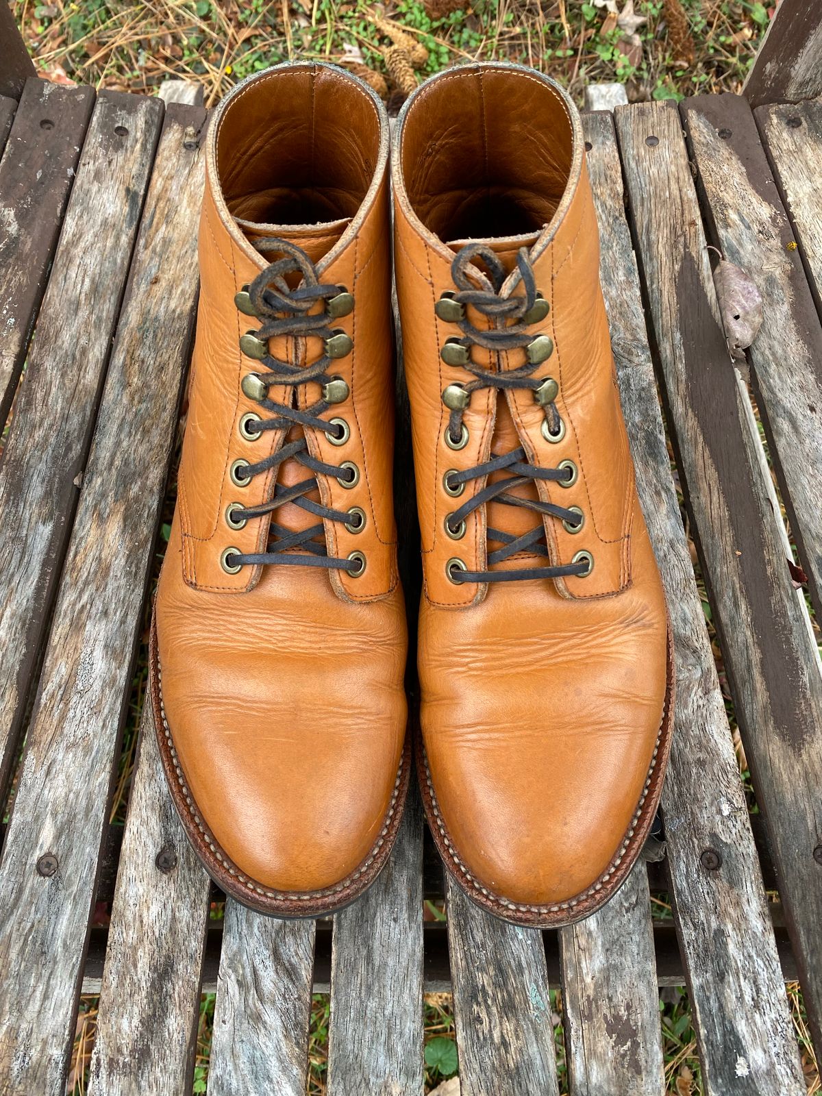 Photo by tmcginness on November 1, 2022 of the Grant Stone Diesel Boot in Horween Natural Essex.