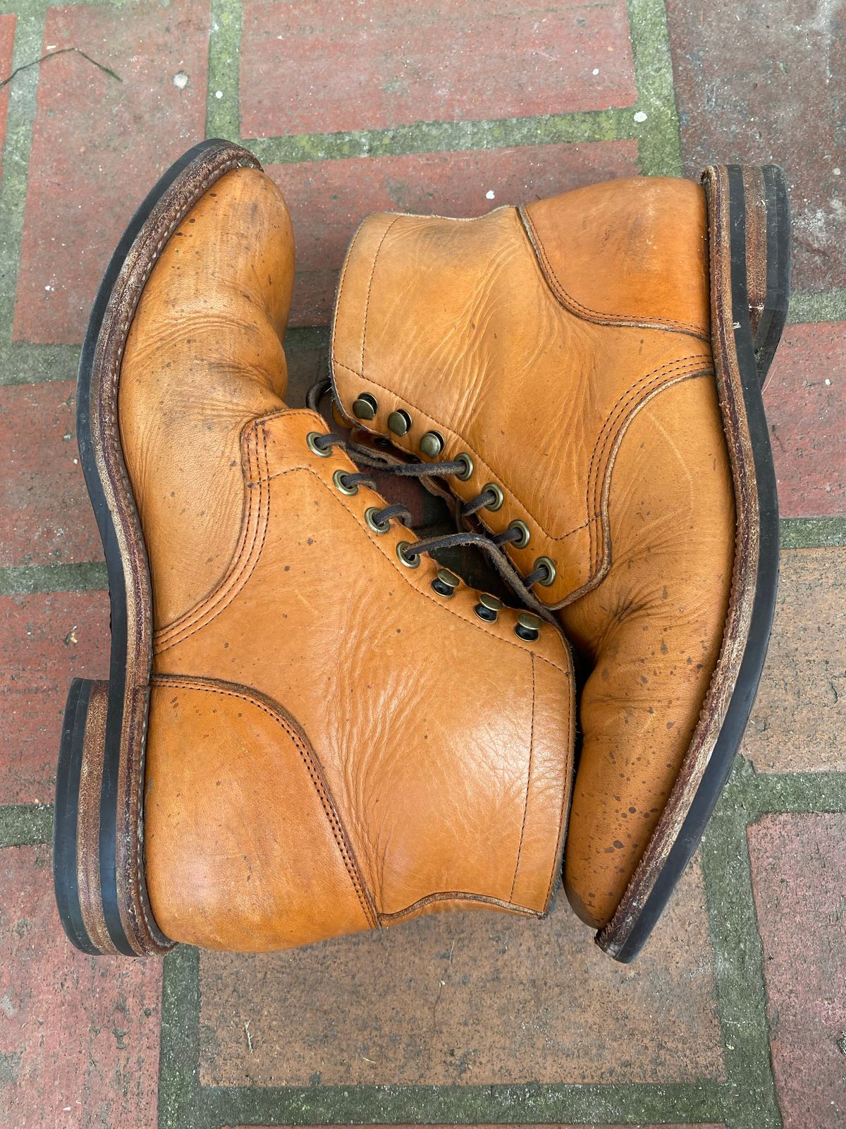 Photo by tmcginness on December 1, 2022 of the Grant Stone Diesel Boot in Horween Natural Essex.