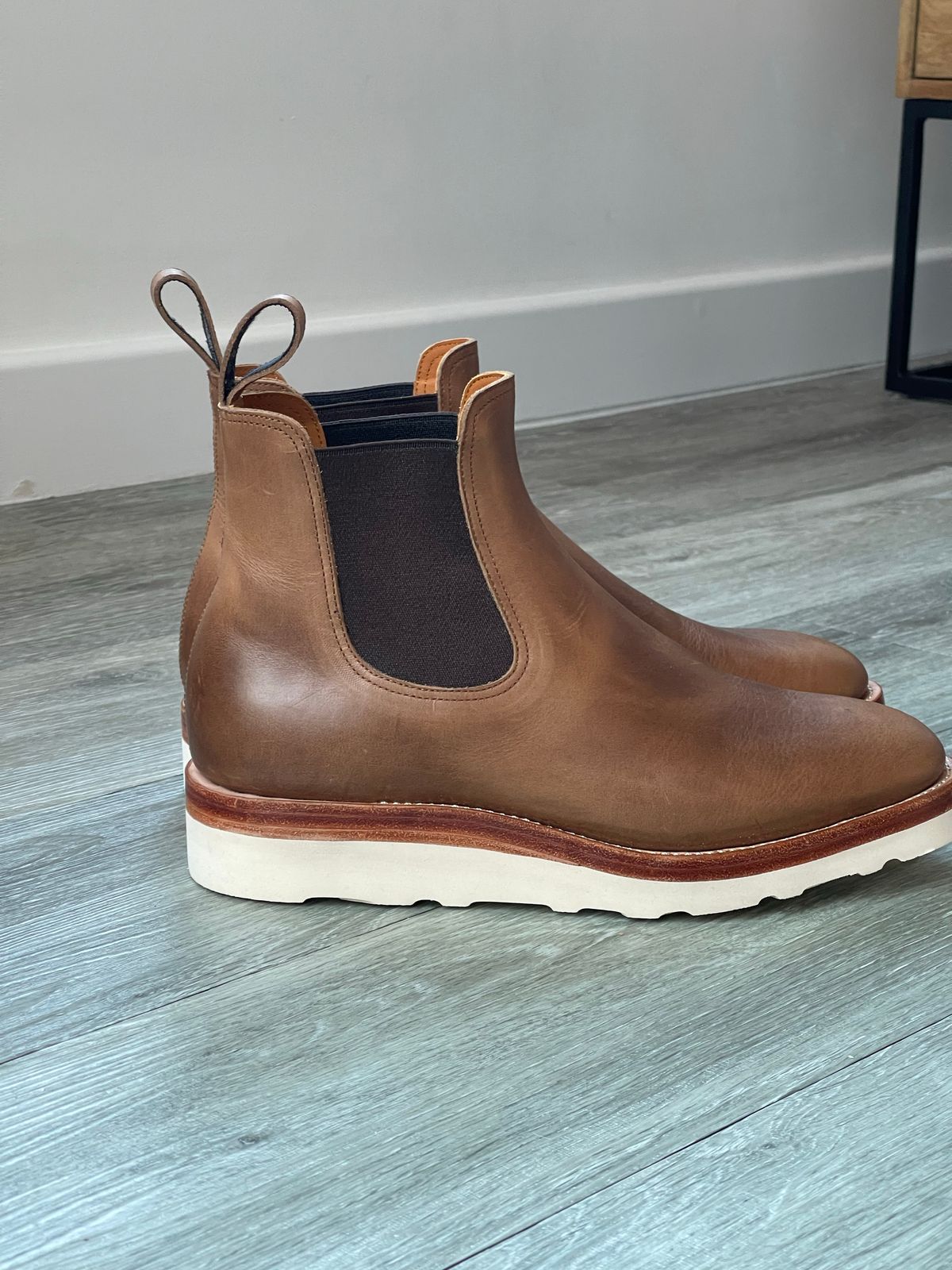 Photo by elliottjhill on October 1, 2022 of the Benzein The Seventh Chelsea Boot in Horween Natural Chromexcel.