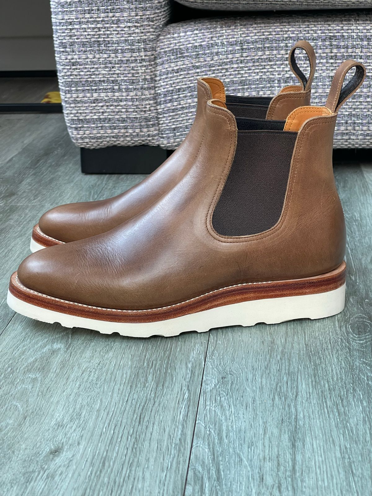 Photo by elliottjhill on October 1, 2022 of the Benzein The Seventh Chelsea Boot in Horween Natural Chromexcel.