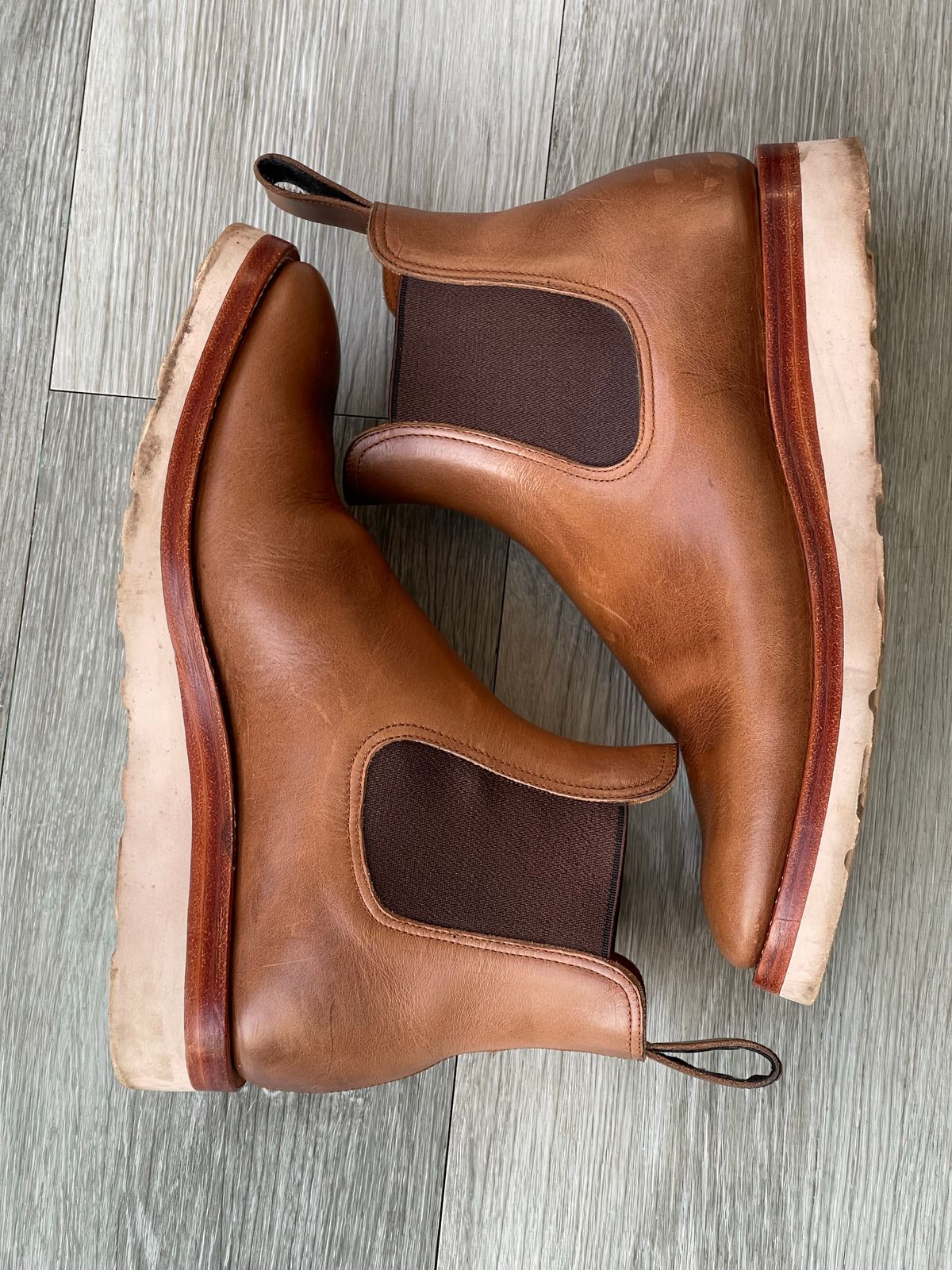 Photo by elliottjhill on November 2, 2022 of the Benzein The Seventh Chelsea Boot in Horween Natural Chromexcel.
