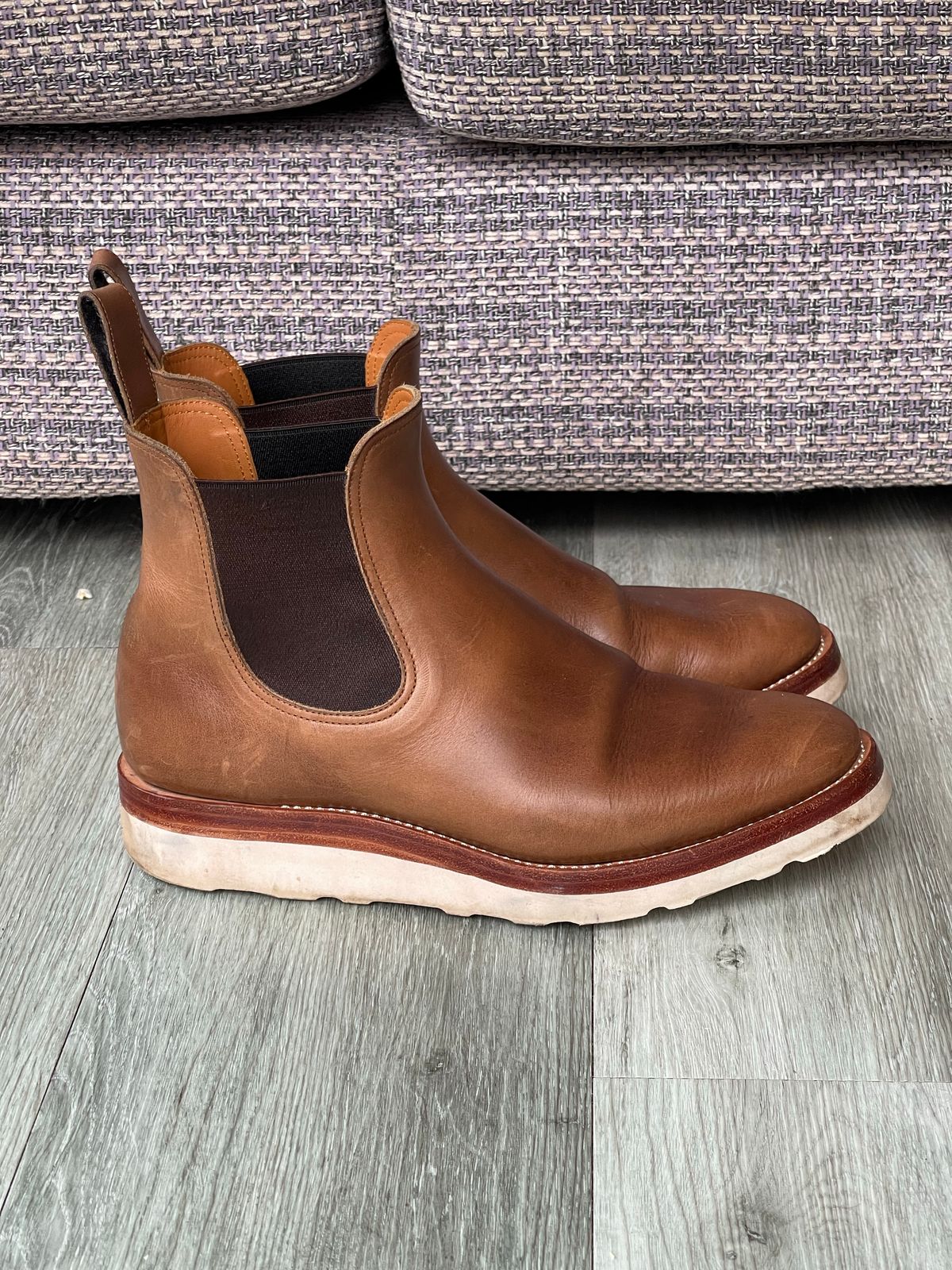 Photo by elliottjhill on December 2, 2022 of the Benzein The Seventh Chelsea Boot in Horween Natural Chromexcel.