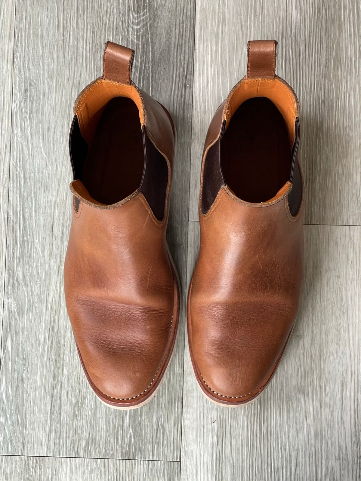 Photo by elliottjhill on December 2, 2022 of the Benzein The Seventh Chelsea Boot in Horween Natural Chromexcel.