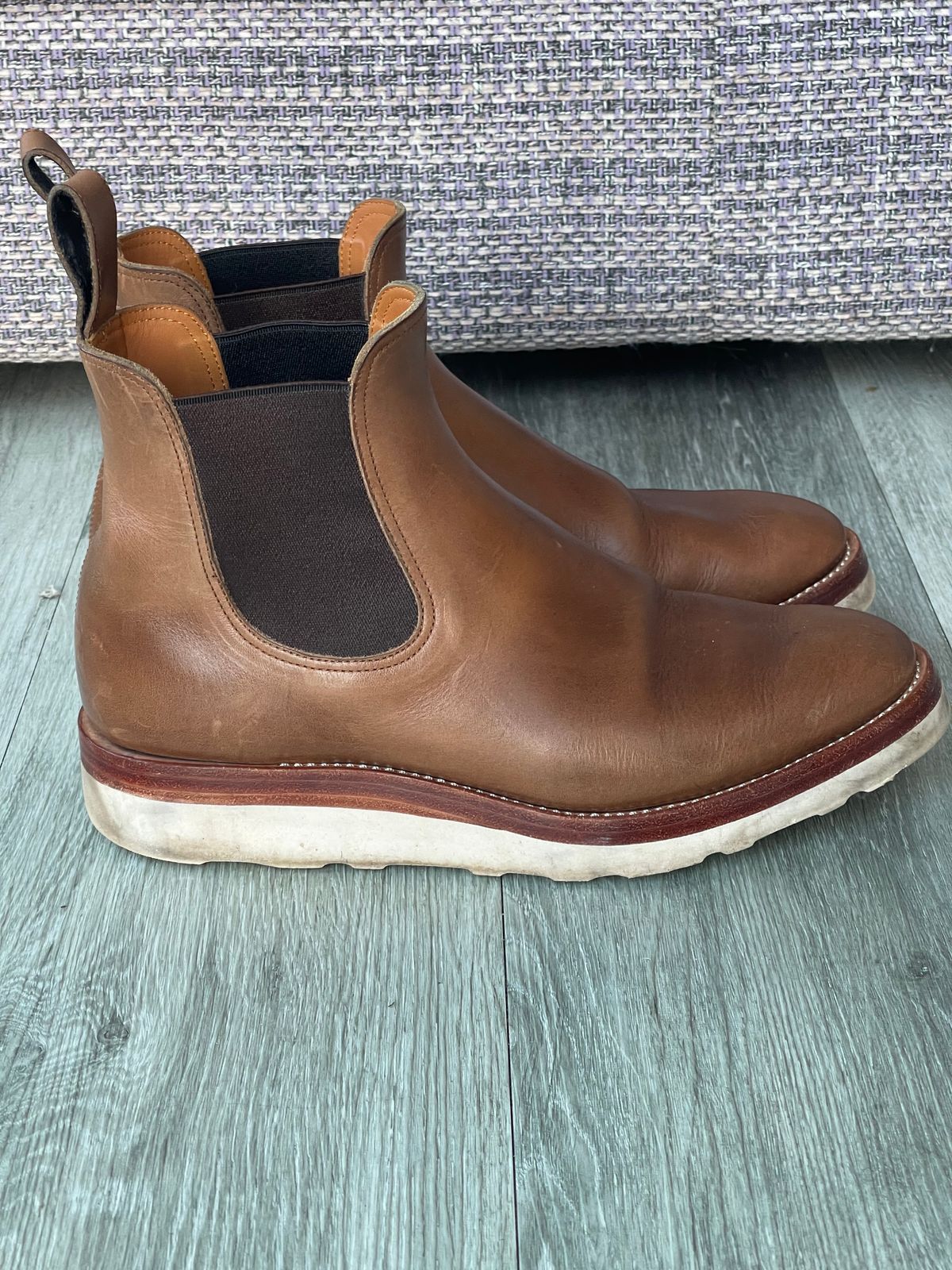 Photo by elliottjhill on January 1, 2023 of the Benzein The Seventh Chelsea Boot in Horween Natural Chromexcel.