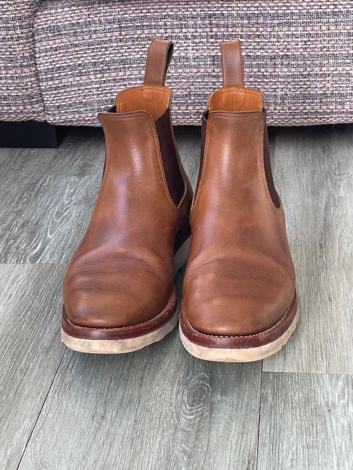 Photo by elliottjhill on February 1, 2023 of the Benzein The Seventh Chelsea Boot in Horween Natural Chromexcel.