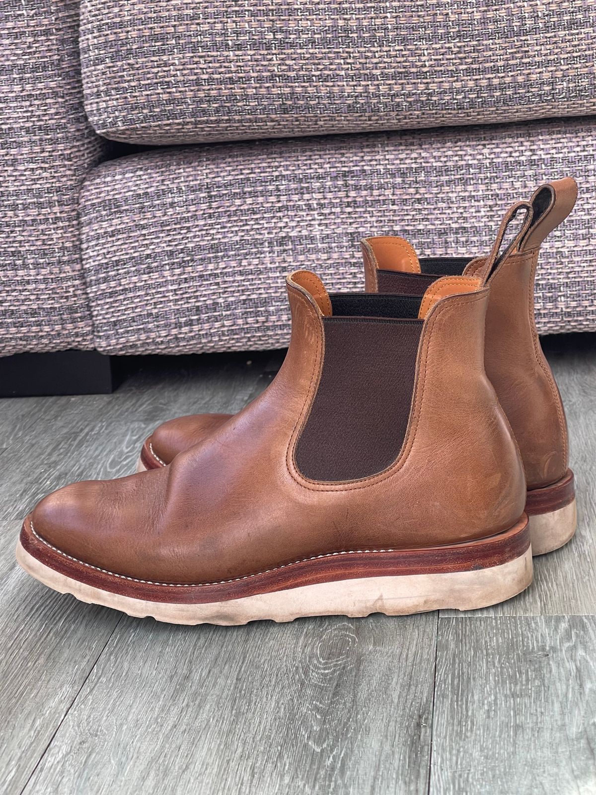 Photo by elliottjhill on February 1, 2023 of the Benzein The Seventh Chelsea Boot in Horween Natural Chromexcel.