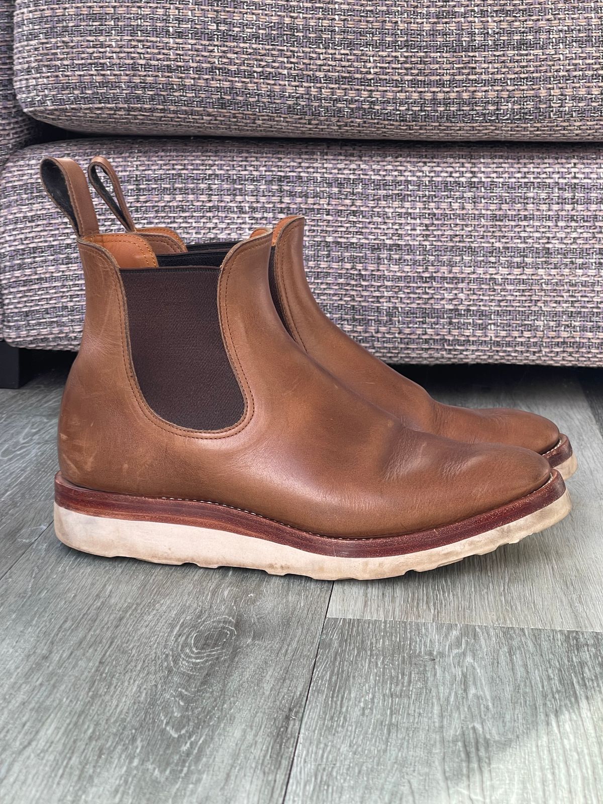 Photo by elliottjhill on February 1, 2023 of the Benzein The Seventh Chelsea Boot in Horween Natural Chromexcel.