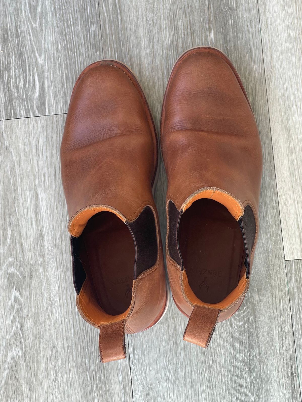 Photo by elliottjhill on February 1, 2023 of the Benzein The Seventh Chelsea Boot in Horween Natural Chromexcel.