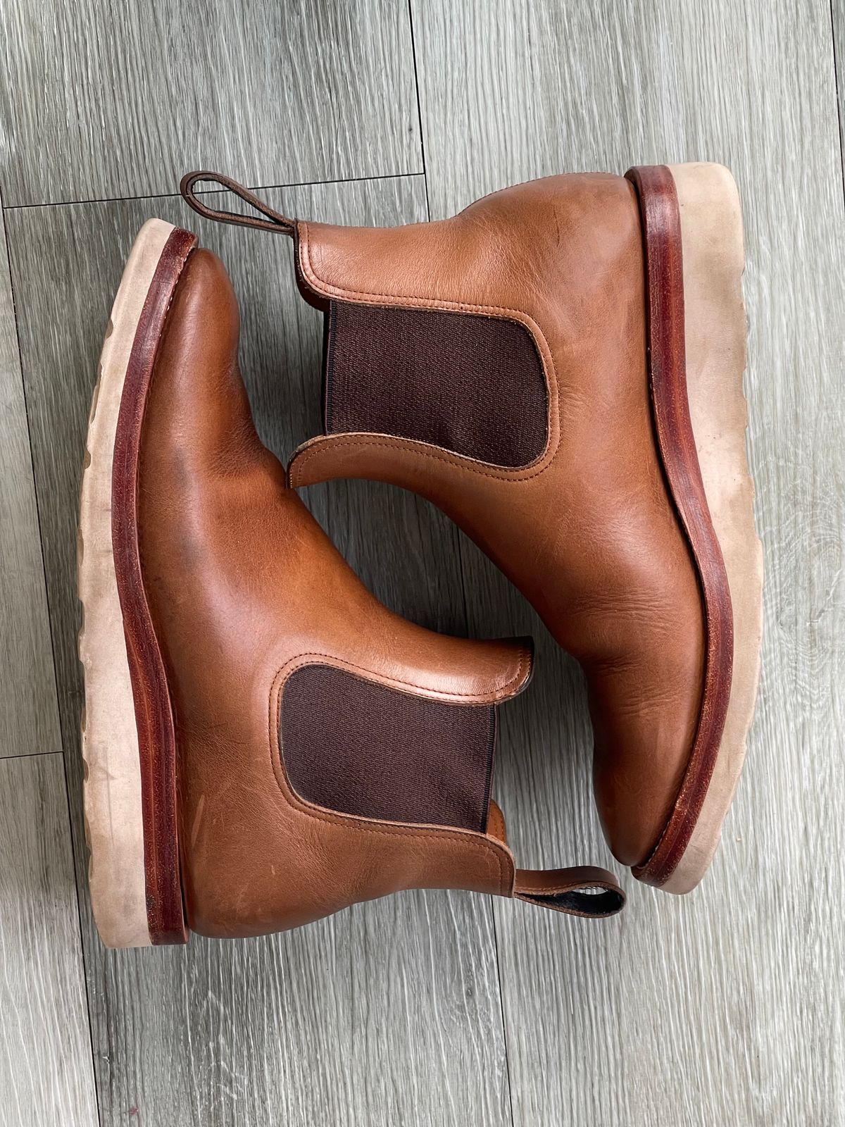 Photo by elliottjhill on March 4, 2023 of the Benzein The Seventh Chelsea Boot in Horween Natural Chromexcel.