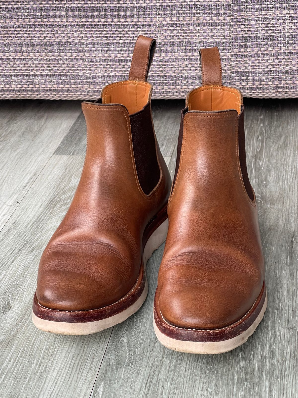 Photo by elliottjhill on April 1, 2023 of the Benzein The Seventh Chelsea Boot in Horween Natural Chromexcel.