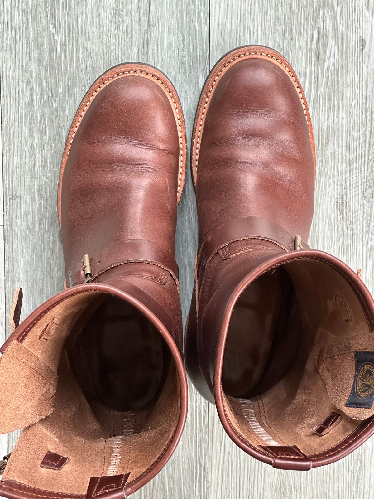 Photo by elliottjhill on January 2, 2024 of the John Lofgren Wabash Engineer Boots in Horween Chocolate Chromexcel.