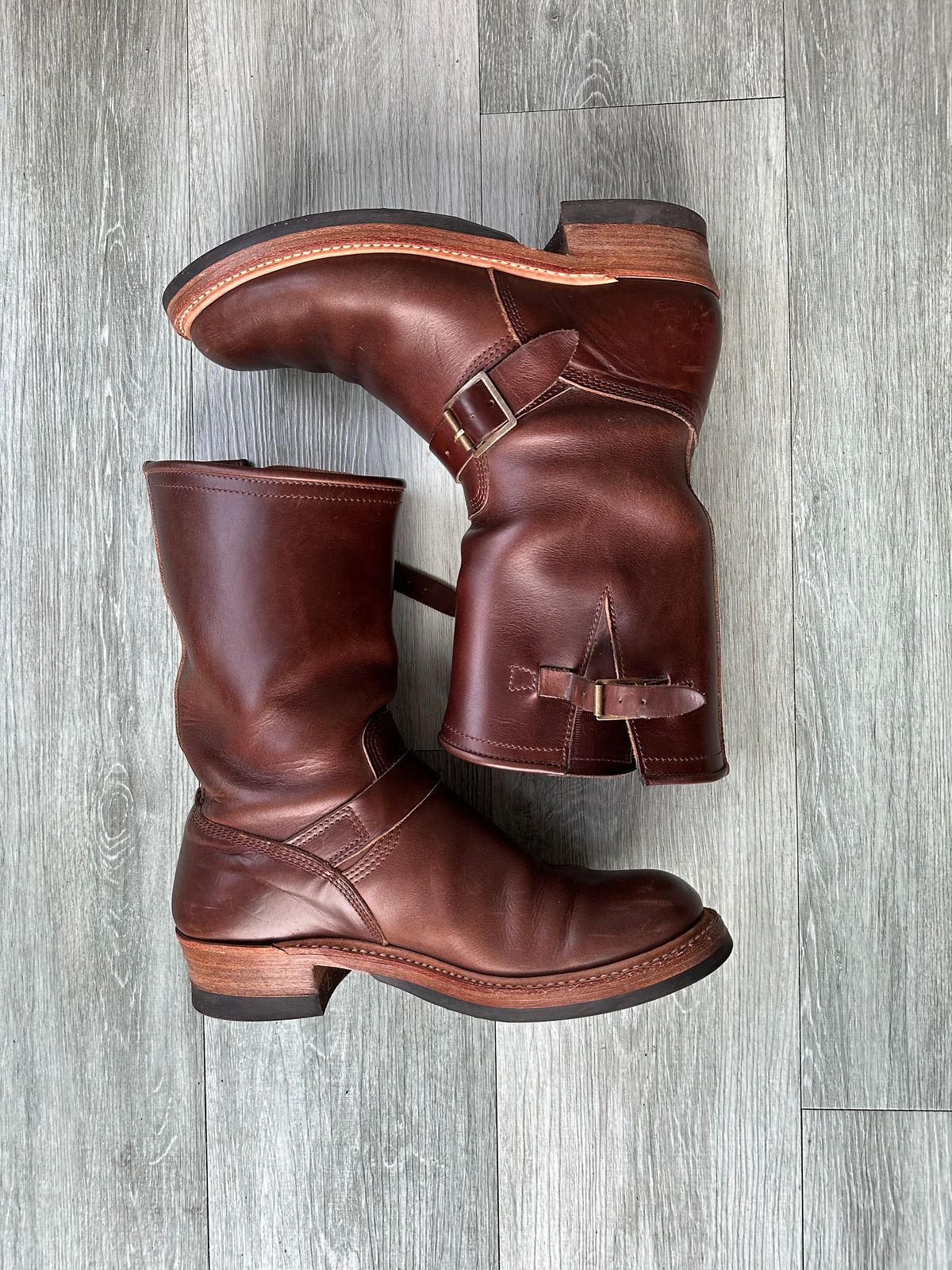 Photo by elliottjhill on March 2, 2024 of the John Lofgren Wabash Engineer Boots in Horween Chocolate Chromexcel.
