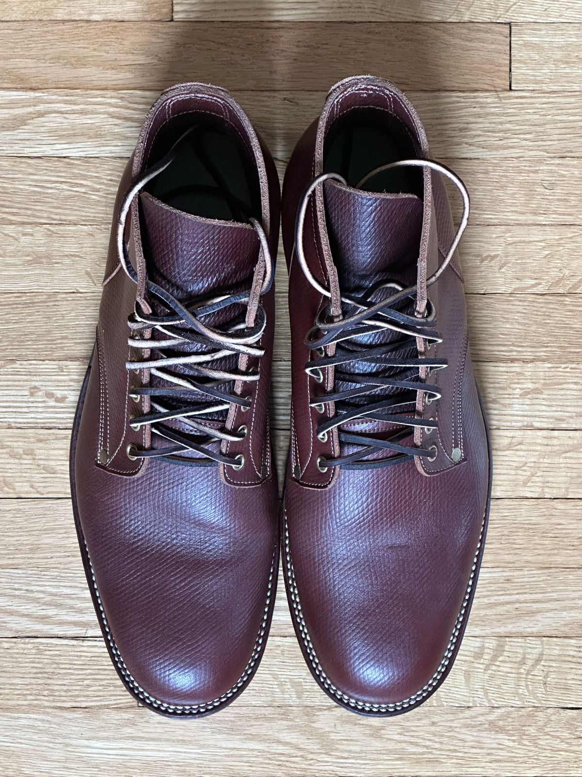 Photo by kosta on October 1, 2022 of the NF Bootmaker Milton Boot in J&FJ Baker Brown Russian Calf.