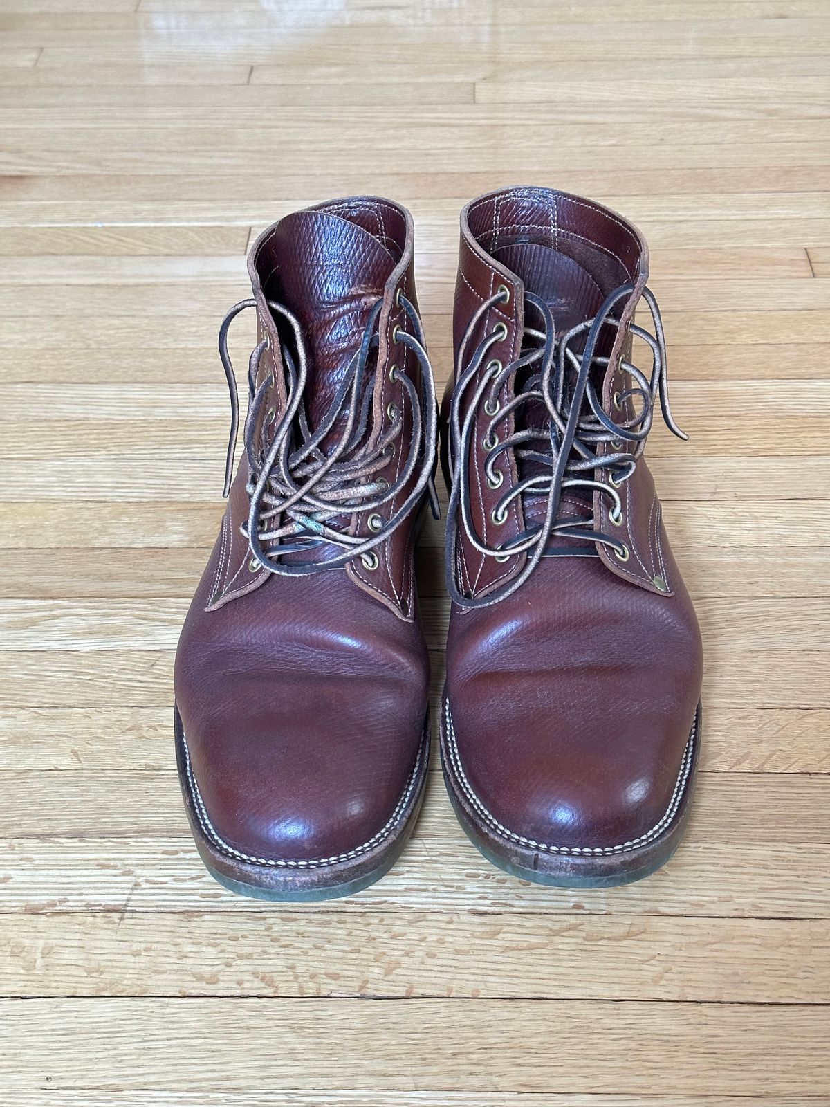 Photo by kosta on December 5, 2022 of the NF Bootmaker Milton Boot in J&FJ Baker Brown Russian Calf.