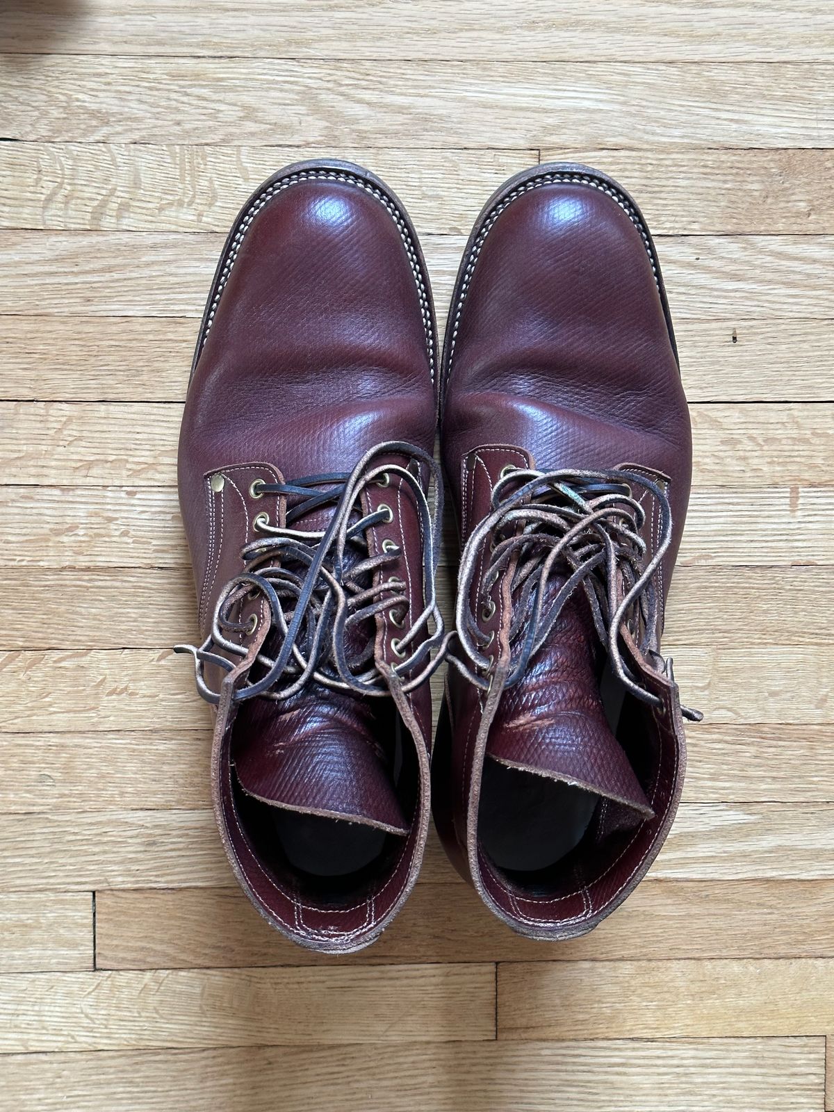 Photo by kosta on December 5, 2022 of the NF Bootmaker Milton Boot in J&FJ Baker Brown Russian Calf.