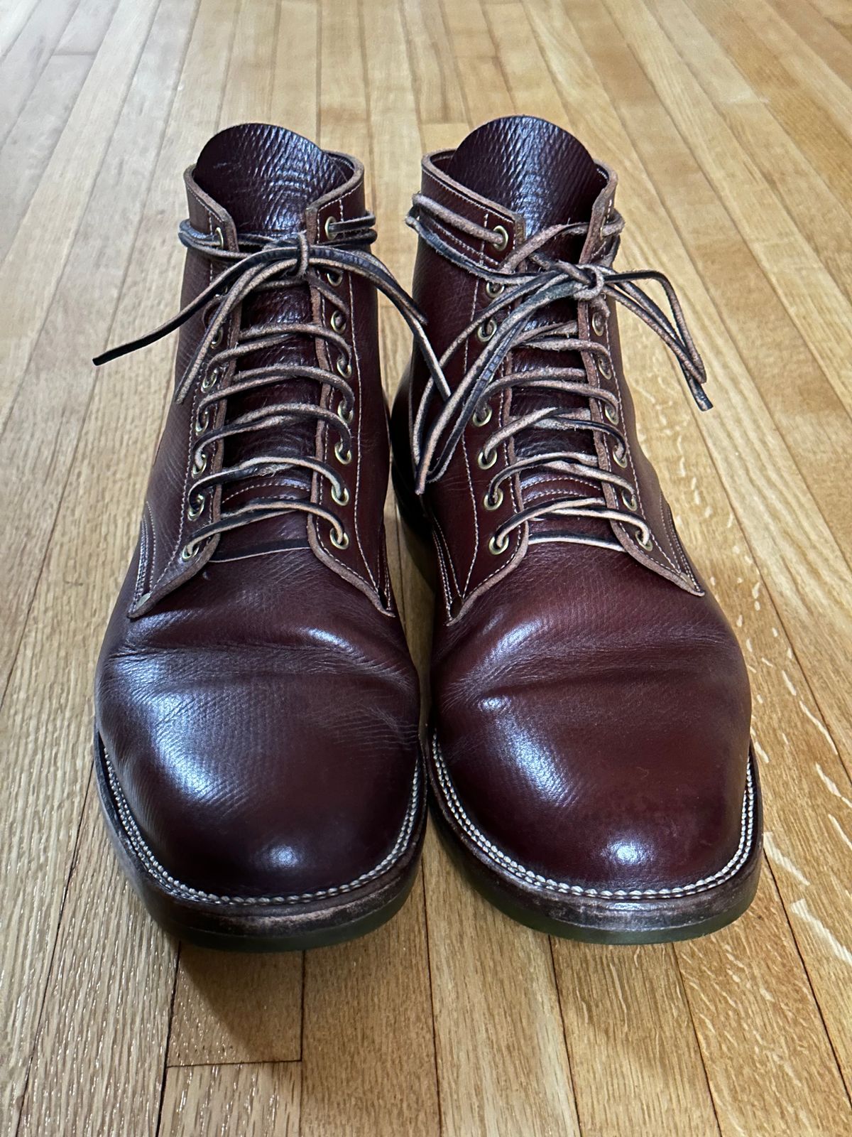 Photo by kosta on January 2, 2023 of the NF Bootmaker Milton Boot in J&FJ Baker Brown Russian Calf.