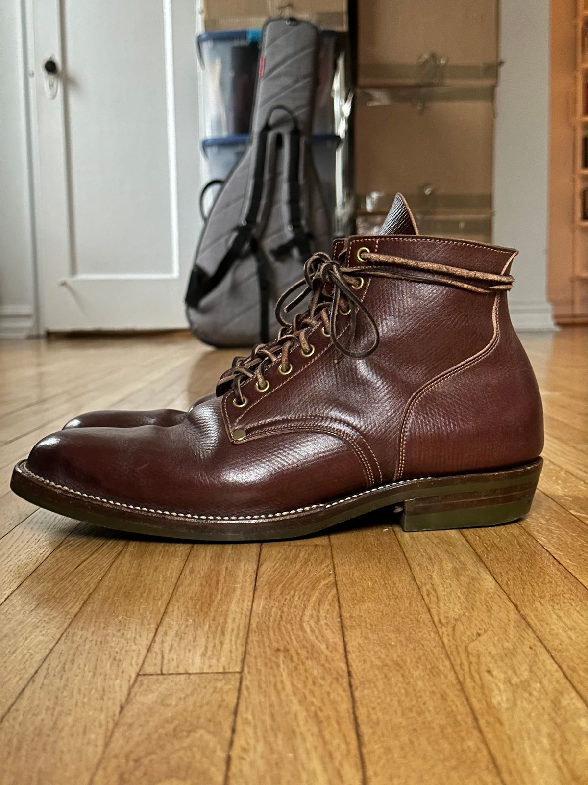 Photo by kosta on January 2, 2023 of the NF Bootmaker Milton Boot in J&FJ Baker Brown Russian Calf.