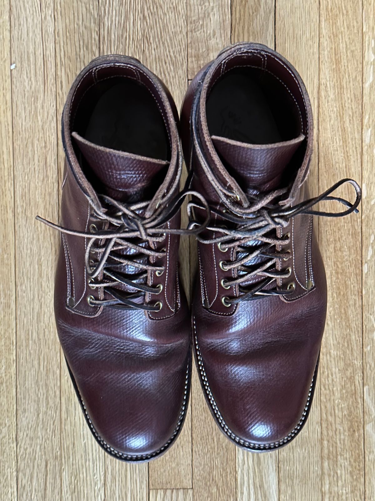 Photo by kosta on January 2, 2023 of the NF Bootmaker Milton Boot in J&FJ Baker Brown Russian Calf.